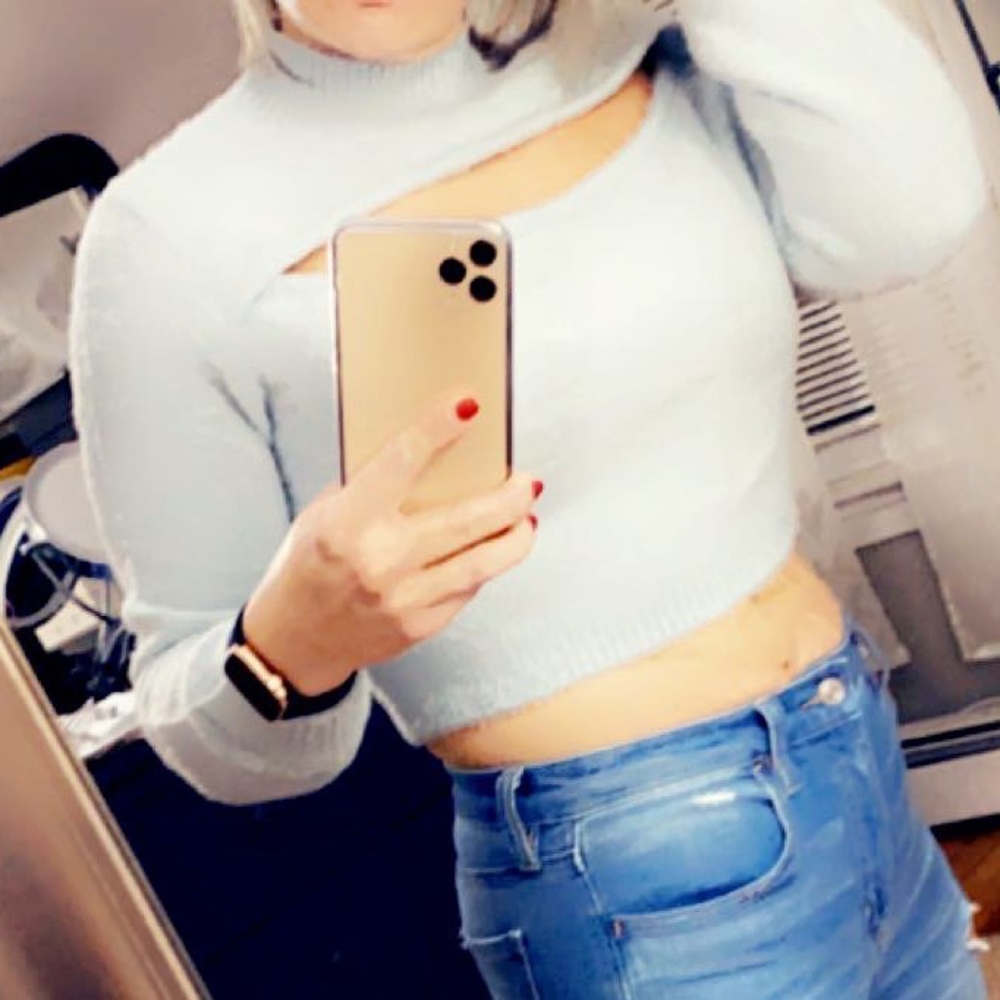 H&M Sweater - Picture 7 of 7